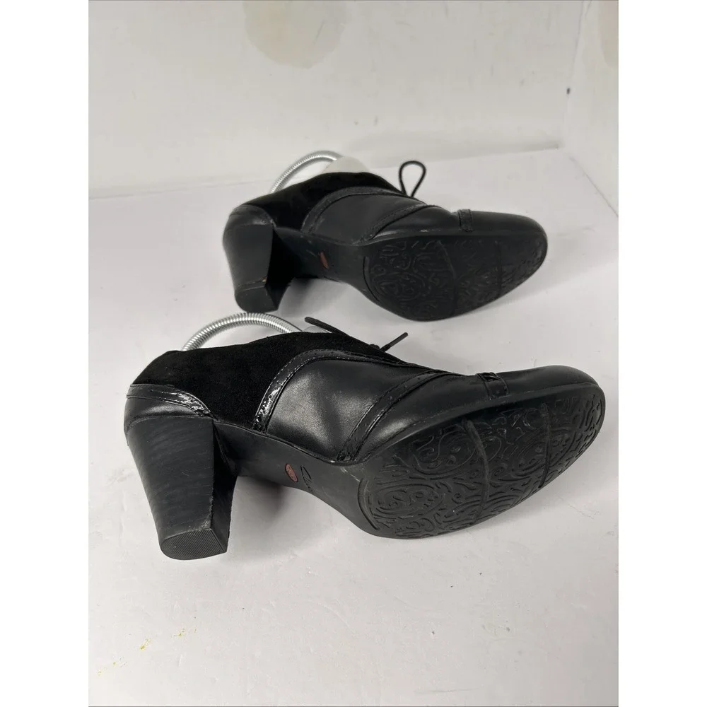 Clark's Artisan Women's Heels  With Laces Sz 8.5 M‎ Black